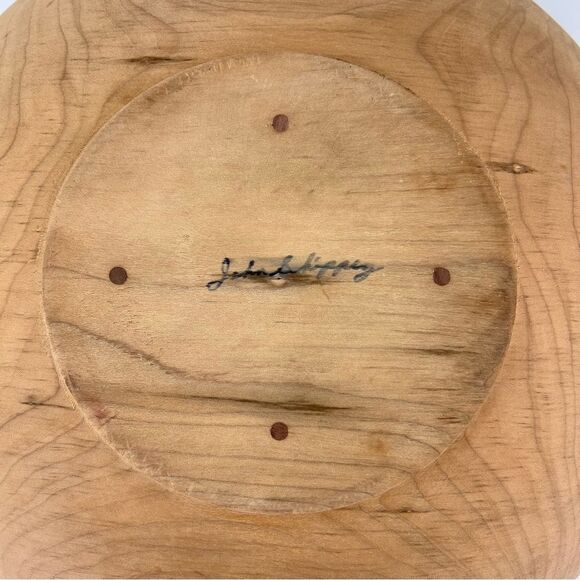 Vintage Handmade Wooden Bowl By John Shippey Made from Magnolia Wood - Picture 5 of 7